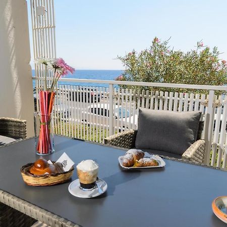 Marina D'Agro Residence Санта Тереза ди Рива Екстериор снимка