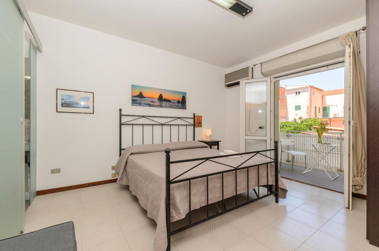 Marina D'Agro Residence Санта Тереза ди Рива Екстериор снимка