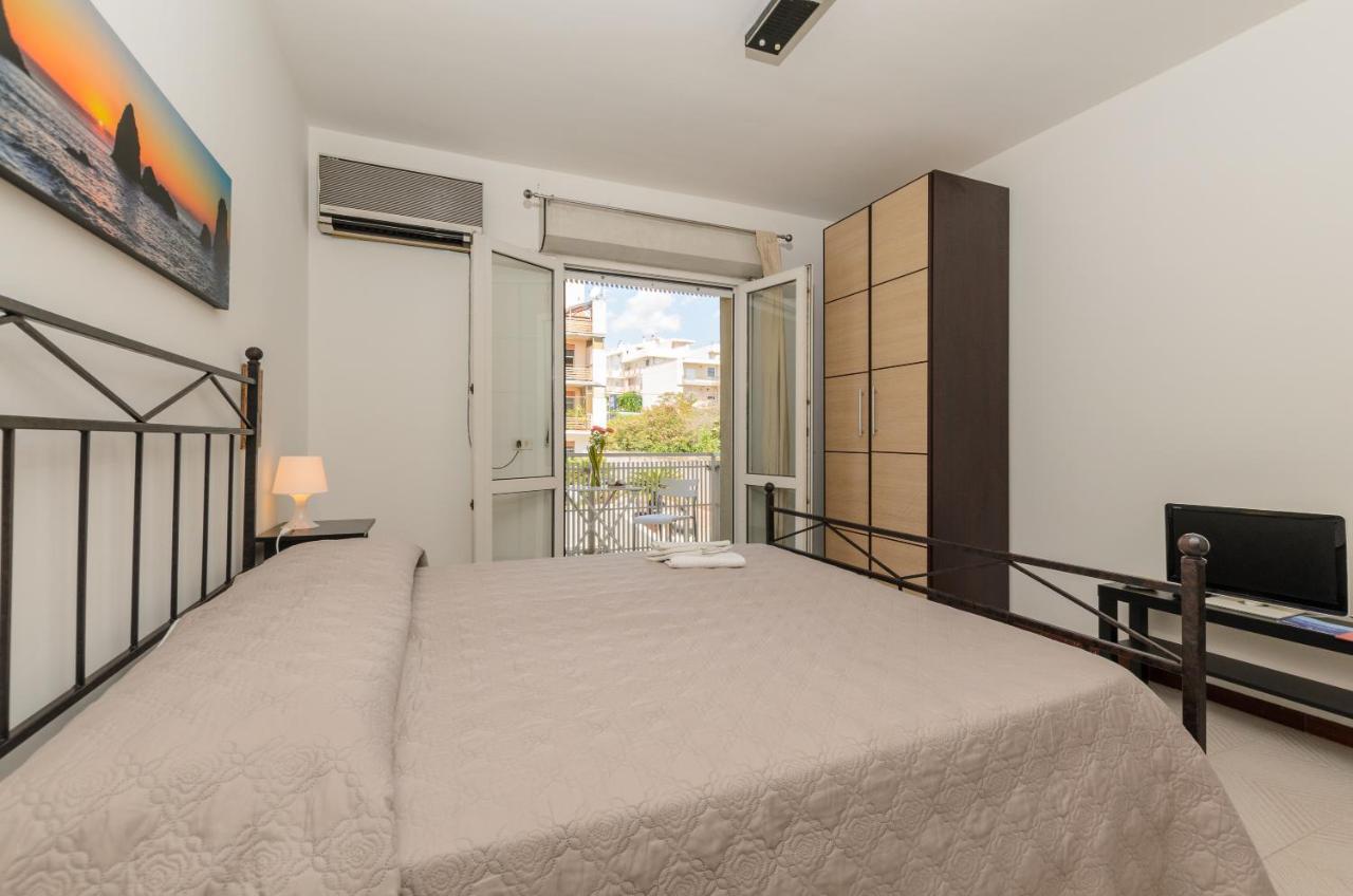 Marina D'Agro Residence Санта Тереза ди Рива Екстериор снимка