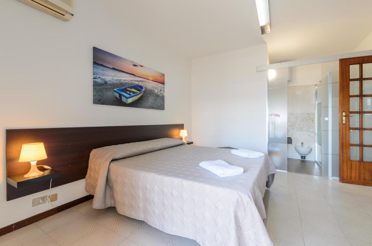 Marina D'Agro Residence Санта Тереза ди Рива Екстериор снимка