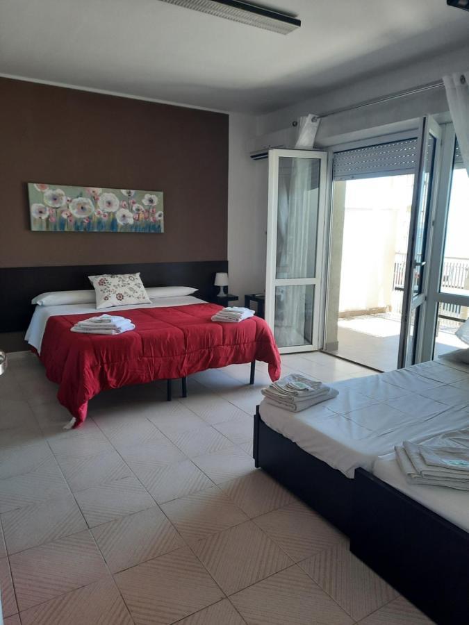 Marina D'Agro Residence Санта Тереза ди Рива Екстериор снимка