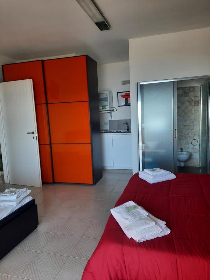 Marina D'Agro Residence Санта Тереза ди Рива Екстериор снимка