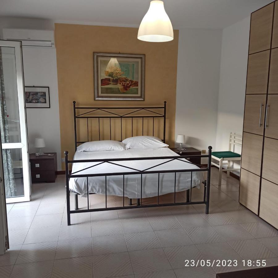 Marina D'Agro Residence Санта Тереза ди Рива Екстериор снимка