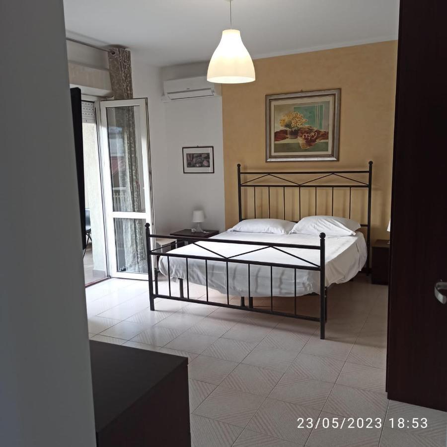 Marina D'Agro Residence Санта Тереза ди Рива Екстериор снимка